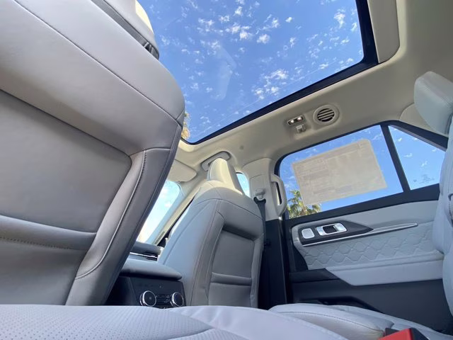 2026 Rapid Red Metallic Tinted Clearcoat Ford Explorer Platinum 4X4 SUV