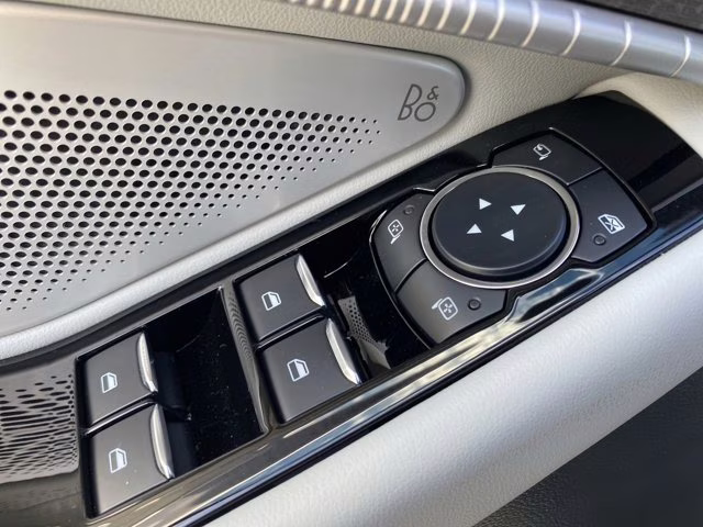 2026 Rapid Red Metallic Tinted Clearcoat Ford Explorer Platinum 4X4 SUV