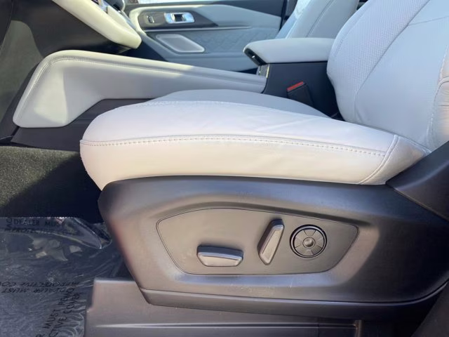 2026 Rapid Red Metallic Tinted Clearcoat Ford Explorer Platinum 4X4 SUV