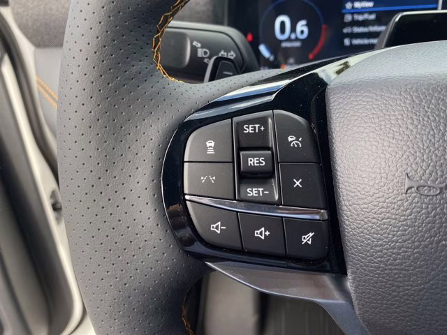 2026 Star White Metallic Tri-Coat Ford Explorer Tremor 4X4 SUV