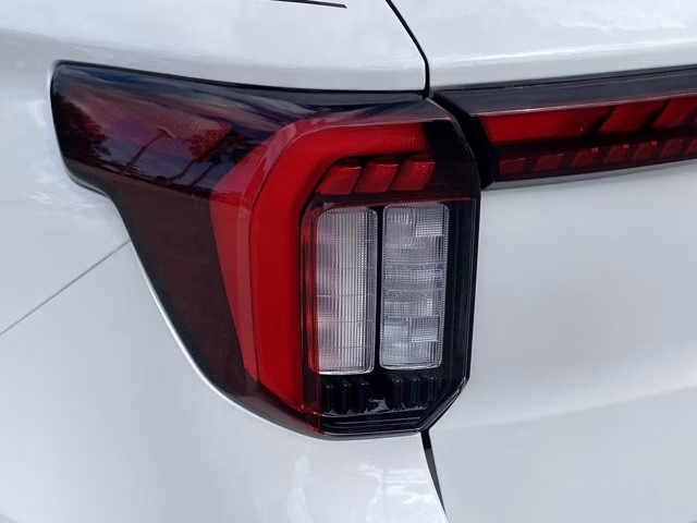 2026 Star White Metallic Tri-Coat Ford Explorer Tremor 4X4 SUV