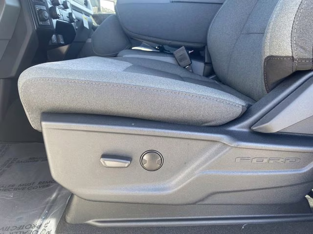 2026 Oxford White Ford Super Duty F-250 SRW XLT 4X4 Truck