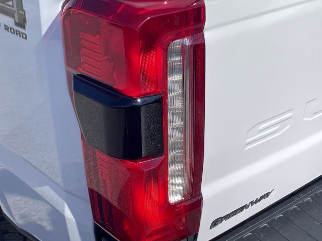 2026 Oxford White Ford Super Duty F-250 SRW XLT 4X4 Truck
