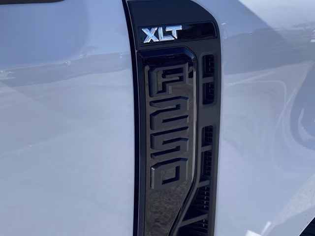 2026 Oxford White Ford Super Duty F-250 SRW XLT 4X4 Truck