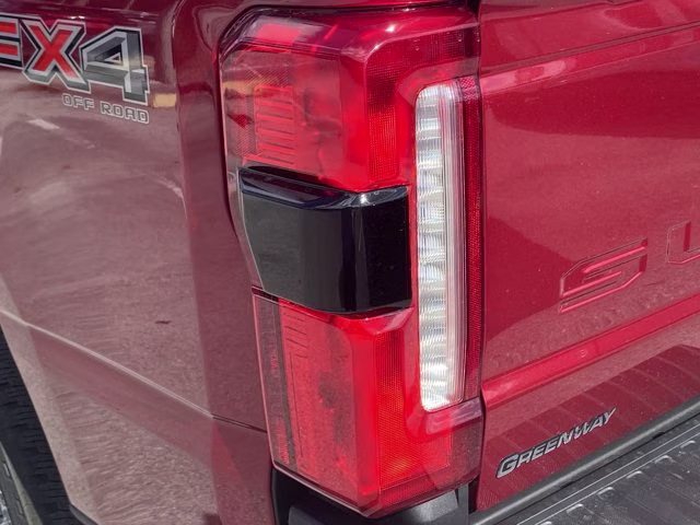 2026 Ruby Red Metallic Tinted Clearcoat Ford Super Duty F-350 SRW LARIAT 4X4 Truck
