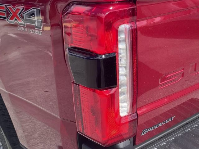 2026 Ruby Red Metallic Tinted Clearcoat Ford Super Duty F-350 SRW LARIAT 4X4 Truck