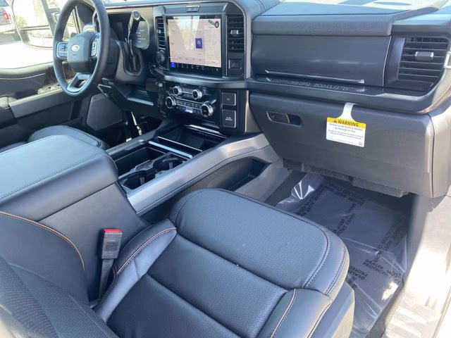 2026 Avalanche Ford Super Duty F-350 SRW LARIAT 4X4 Truck