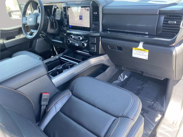 2026 Avalanche Ford Super Duty F-350 SRW LARIAT 4X4 Truck