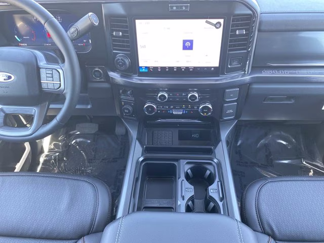 2026 Avalanche Ford Super Duty F-350 SRW LARIAT 4X4 Truck