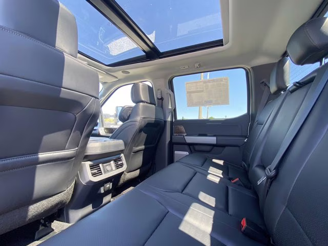 2026 Avalanche Ford Super Duty F-350 SRW LARIAT 4X4 Truck