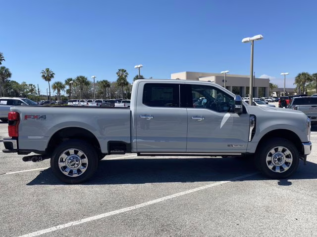 2026 Avalanche Ford Super Duty F-350 SRW LARIAT 4X4 Truck