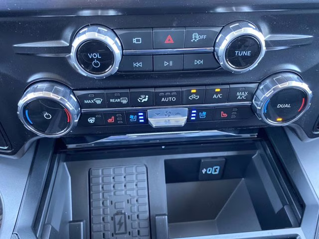 2026 Avalanche Ford Super Duty F-350 SRW LARIAT 4X4 Truck