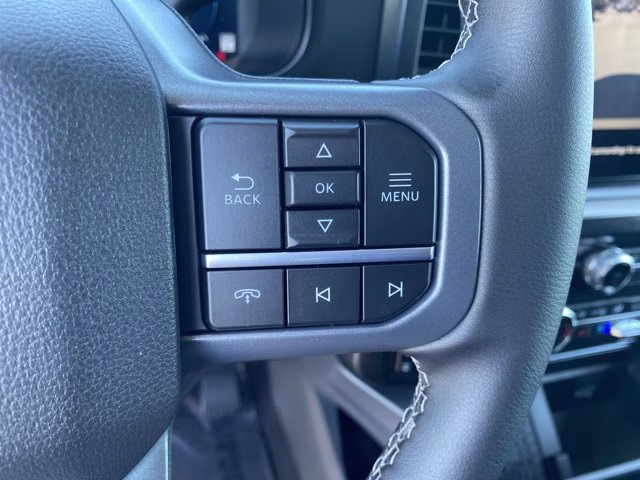 2026 Avalanche Ford Super Duty F-350 SRW LARIAT 4X4 Truck