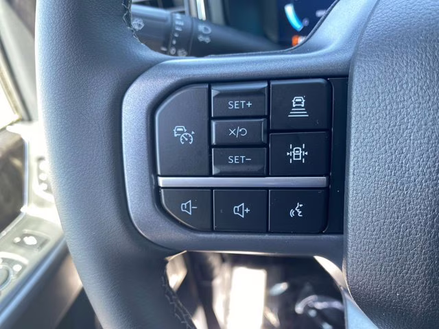 2026 Avalanche Ford Super Duty F-350 SRW LARIAT 4X4 Truck