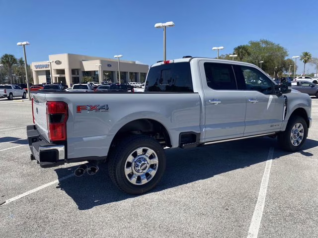 2026 Avalanche Ford Super Duty F-350 SRW LARIAT 4X4 Truck