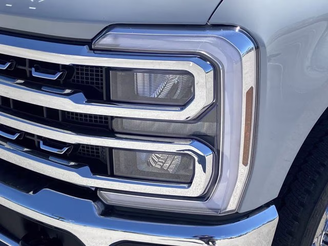 2026 Avalanche Ford Super Duty F-350 SRW LARIAT 4X4 Truck
