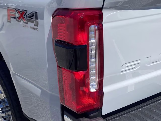 2026 Avalanche Ford Super Duty F-350 SRW LARIAT 4X4 Truck