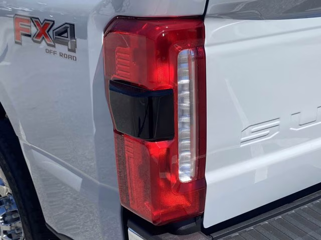 2026 Avalanche Ford Super Duty F-350 SRW LARIAT 4X4 Truck