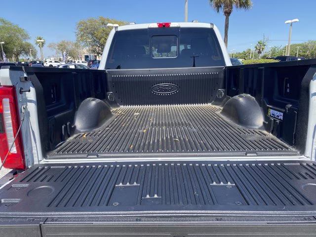 2026 Avalanche Ford Super Duty F-350 SRW LARIAT 4X4 Truck
