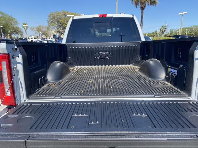 2026 Avalanche Ford Super Duty F-350 SRW LARIAT 4X4 Truck