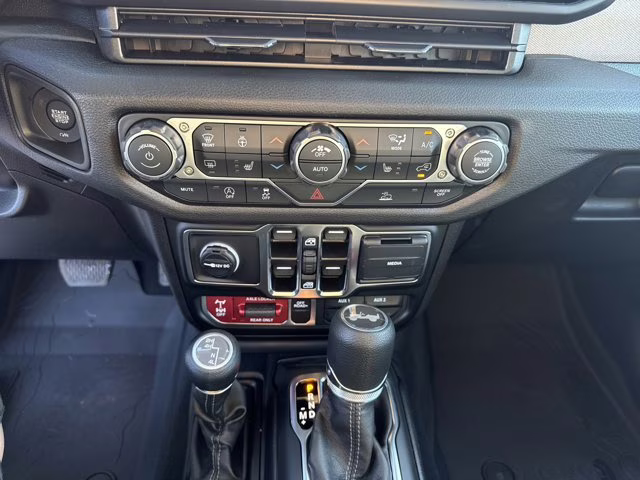 2026 Bright White Clearcoat Jeep Wrangler Willys 4X4 Convertible