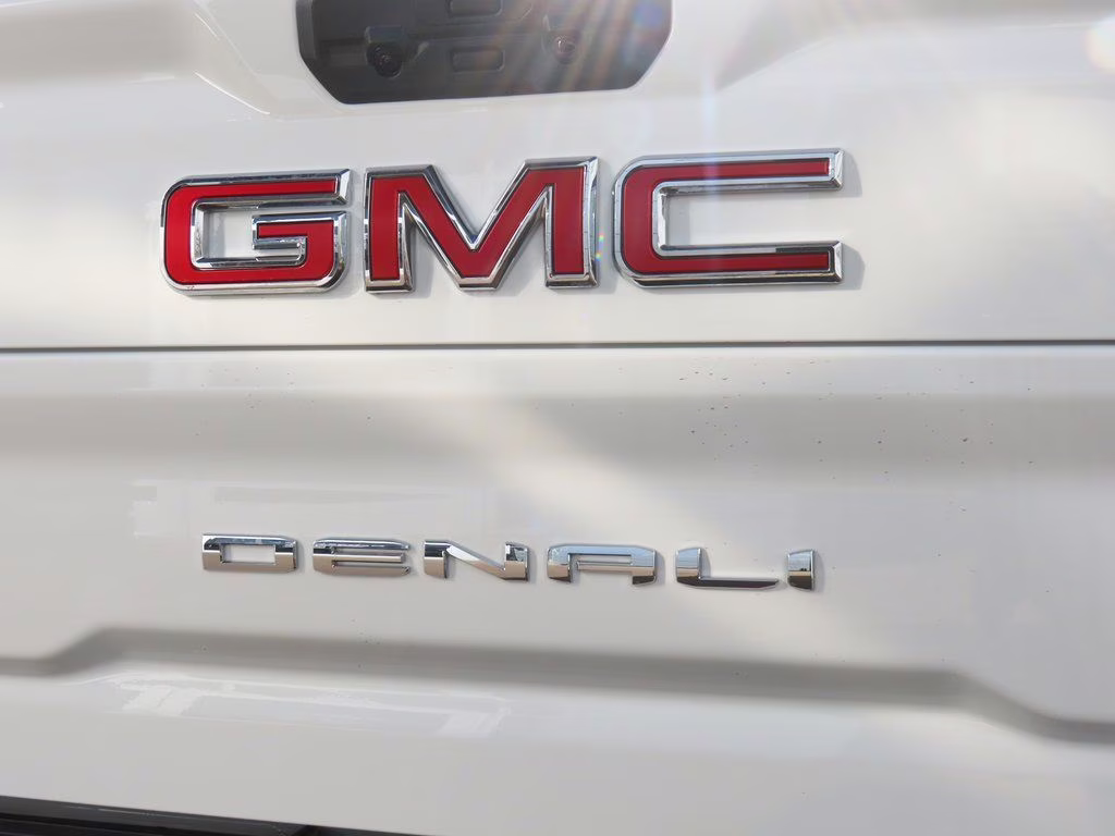 2026 Summit White GMC Sierra 2500HD Denali 4X4 Truck
