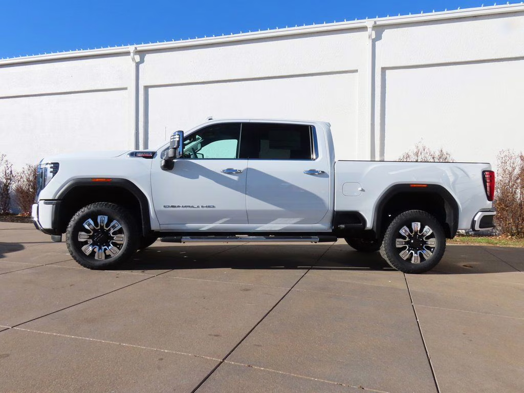 2026 Summit White GMC Sierra 2500HD Denali 4X4 Truck