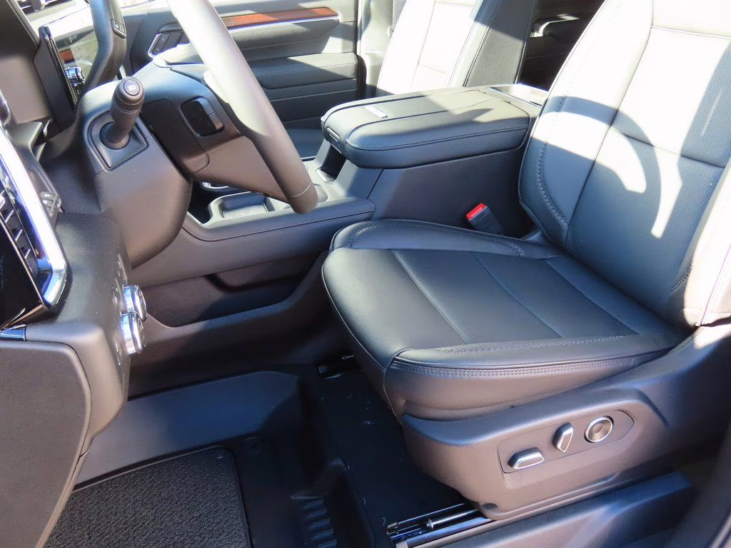 2026 Summit White GMC Sierra 2500HD Denali 4X4 Truck