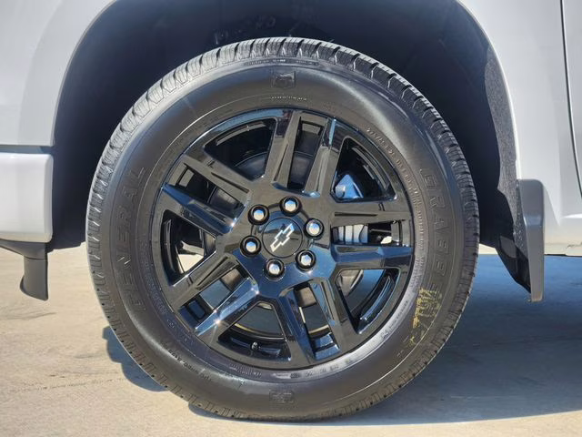 2026 Summit White Chevrolet Silverado 1500 Custom RWD Truck