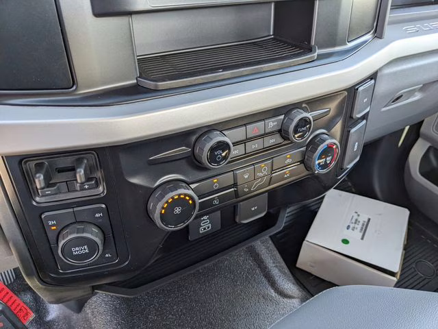 2026 Oxford White Ford Super Duty F-450 DRW XL 4X4 Chassis