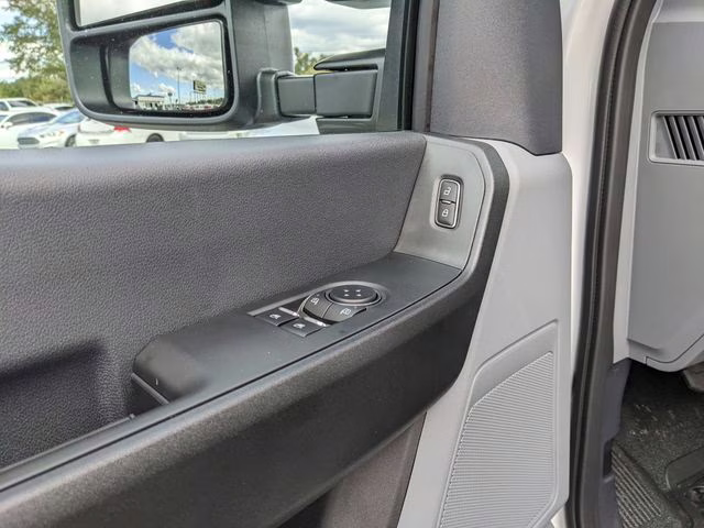 2026 Oxford White Ford Super Duty F-450 DRW XL 4X4 Chassis