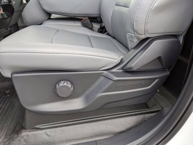 2026 Oxford White Ford Super Duty F-450 DRW XL 4X4 Chassis