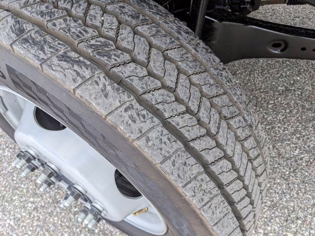 2026 Oxford White Ford Super Duty F-450 DRW XL 4X4 Chassis