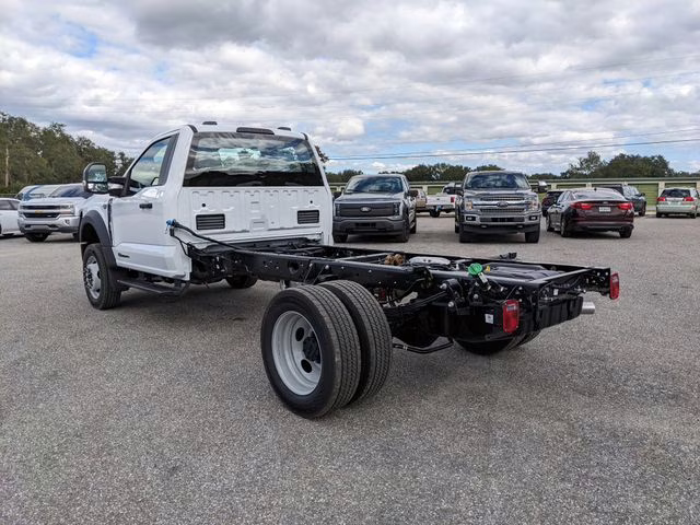 2026 Oxford White Ford Super Duty F-450 DRW XL 4X4 Chassis