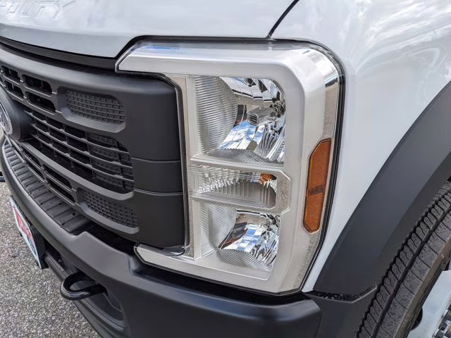 2026 Oxford White Ford Super Duty F-450 DRW XL 4X4 Chassis