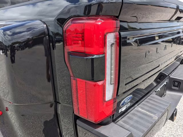 2026 Agate Black Metallic Ford Super Duty F-450 DRW Platinum 4X4 Truck