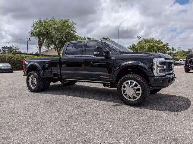 2026 Agate Black Metallic Ford Super Duty F-450 DRW Platinum 4X4 Truck