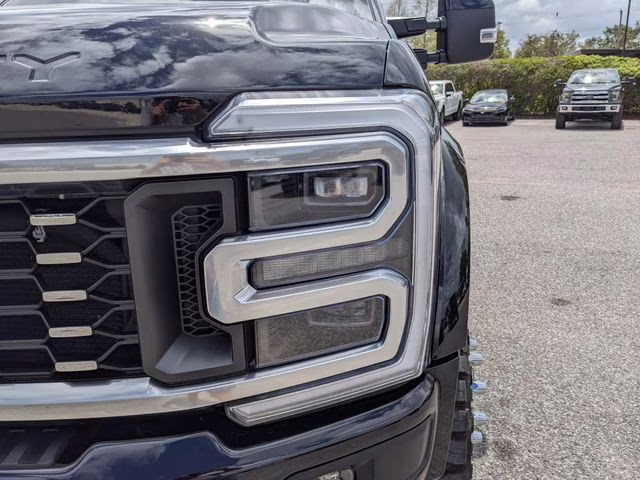 2026 Agate Black Metallic Ford Super Duty F-450 DRW Platinum 4X4 Truck