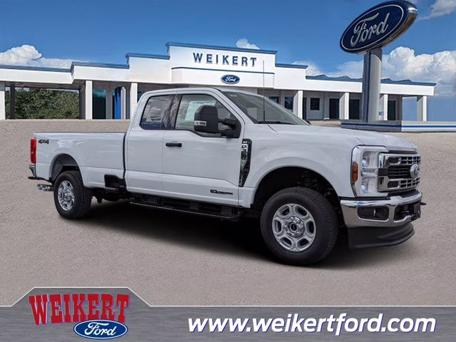 2026 Oxford White Ford Super Duty F-350 SRW XLT 4X4 Truck
