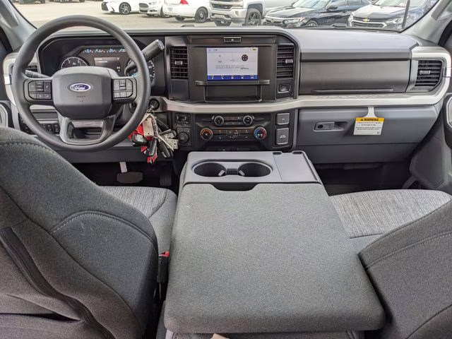 2026 Oxford White Ford Super Duty F-350 SRW XLT 4X4 Truck