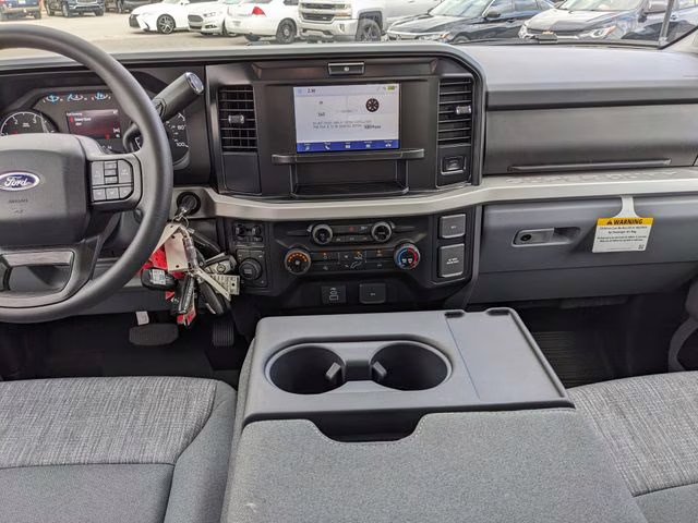 2026 Oxford White Ford Super Duty F-350 SRW XLT 4X4 Truck