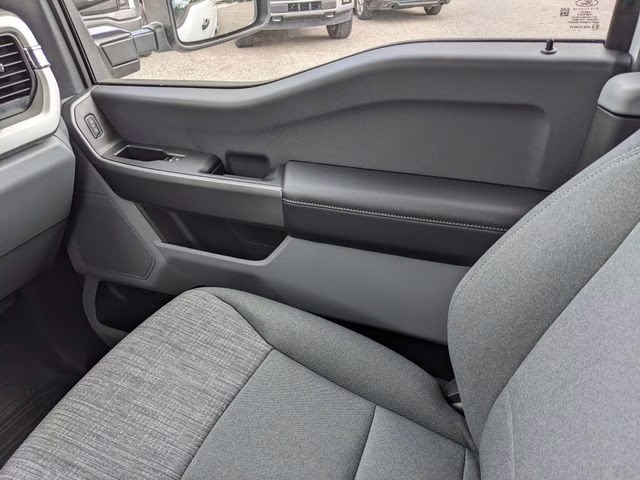 2026 Oxford White Ford Super Duty F-350 SRW XLT 4X4 Truck