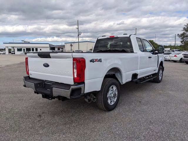 2026 Oxford White Ford Super Duty F-350 SRW XLT 4X4 Truck