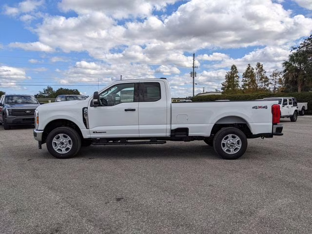 2026 Oxford White Ford Super Duty F-350 SRW XLT 4X4 Truck