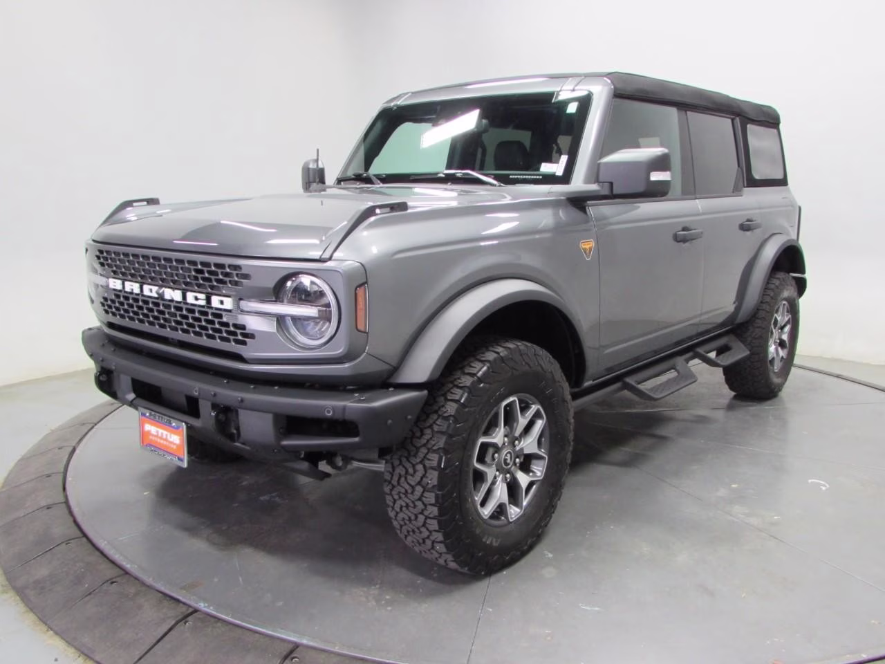 2024 Carbonized Gray Metallic Ford Bronco Badlands Soft Top 4X4 SUV