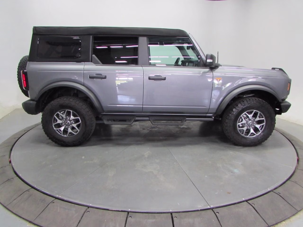 2024 Carbonized Gray Metallic Ford Bronco Badlands Soft Top 4X4 SUV