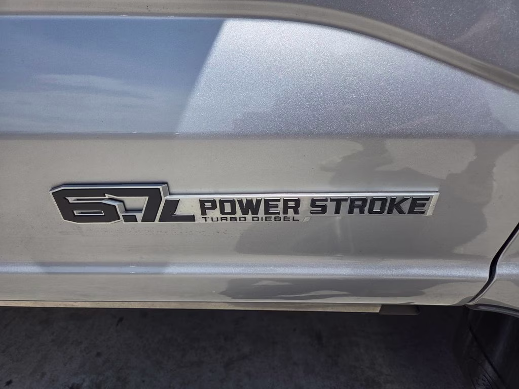 2023 Silver Ford Super Duty F-350 DRW Platinum 4X4 Truck