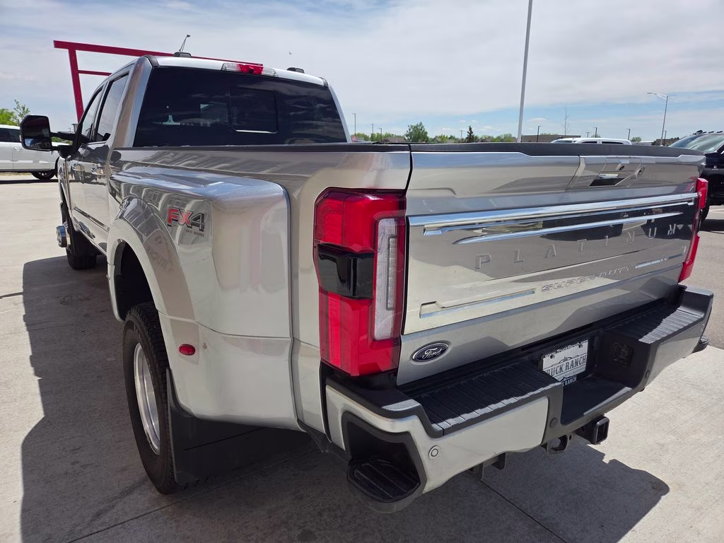 2023 Silver Ford Super Duty F-350 DRW Platinum 4X4 Truck