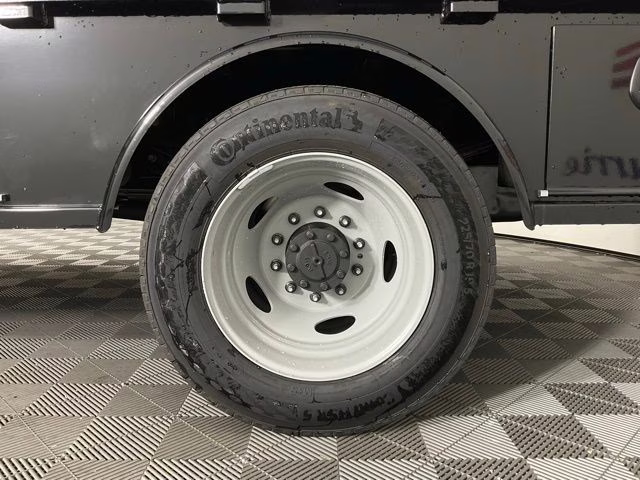 2026 Oxford White Ford Super Duty F-550 DRW XL 4X4 Chassis