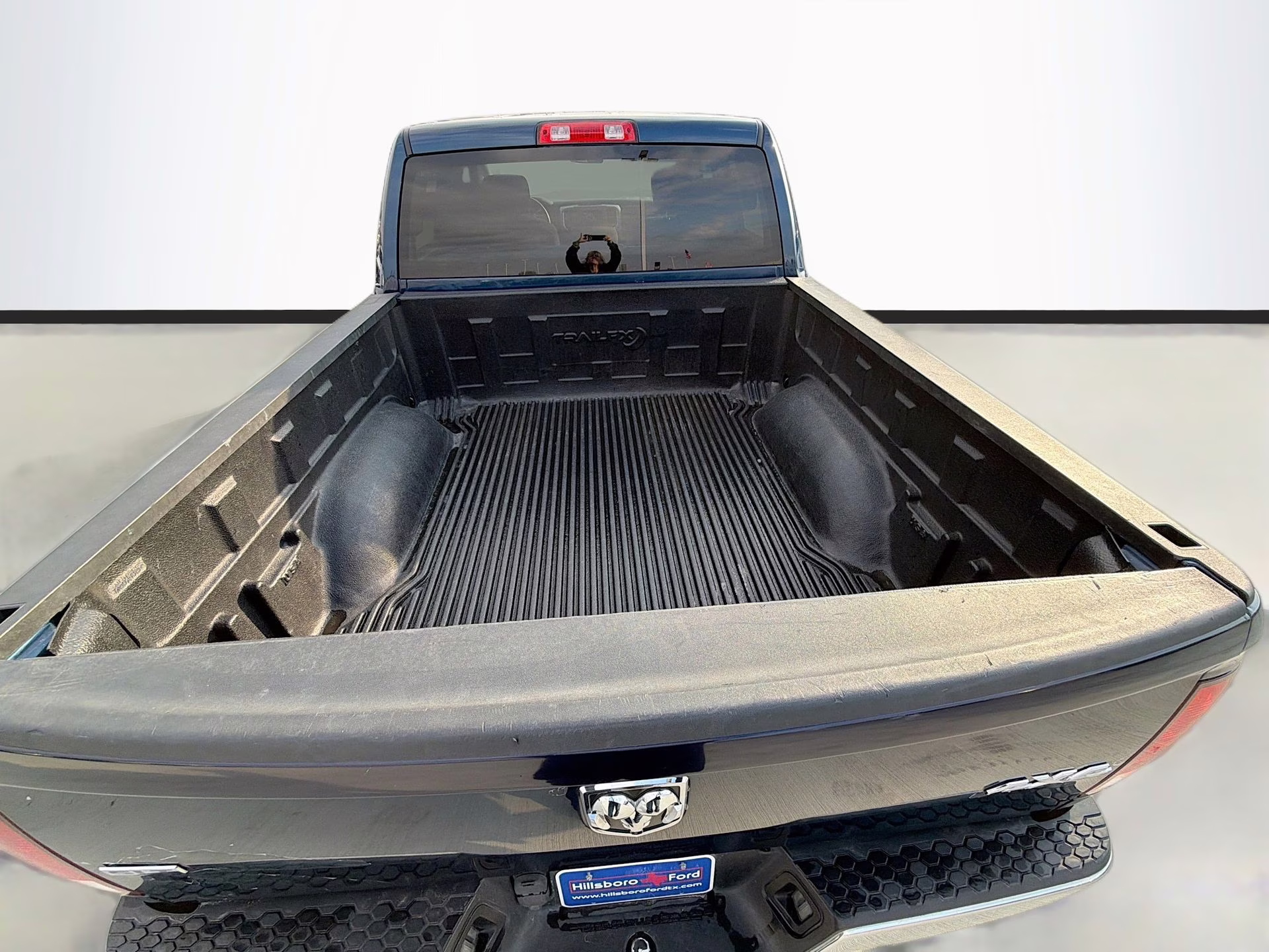 2021 Patriot Blue Pearlcoat Ram 1500 Classic SLT 4X4 Truck